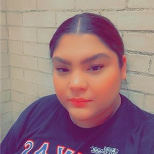 Meet your Posher, Adrianna